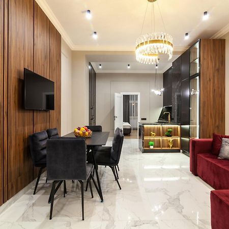 Leogrand Vip On Svobody Avenue 43 Appartement Lviv Buitenkant foto